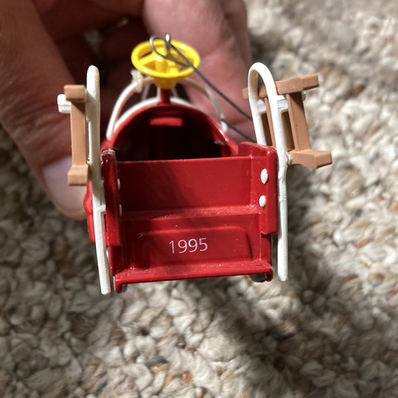 Hallmark Murray Fire Truck Christmas Ornament 1995 - Picture 5 of 9